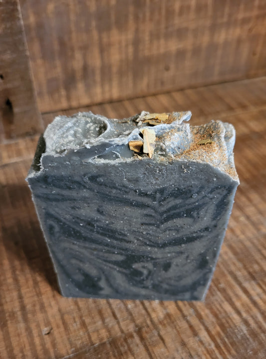Tobacco & Bay Leaf
